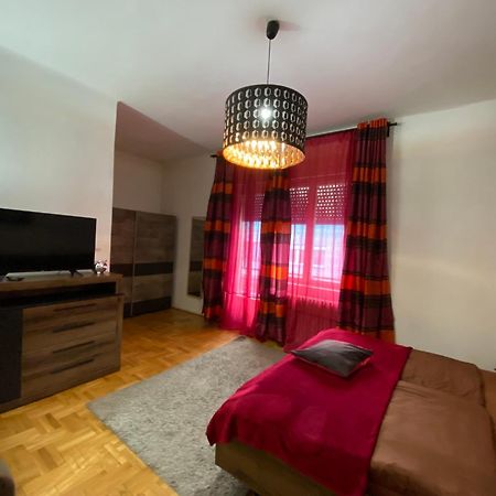 Apartment And Rooms Heart Of The City Budapeste Exterior foto