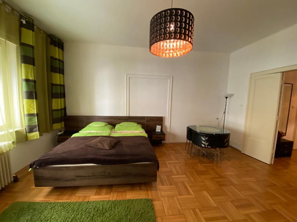 Apartment And Rooms Heart Of The City Budapeste Exterior foto