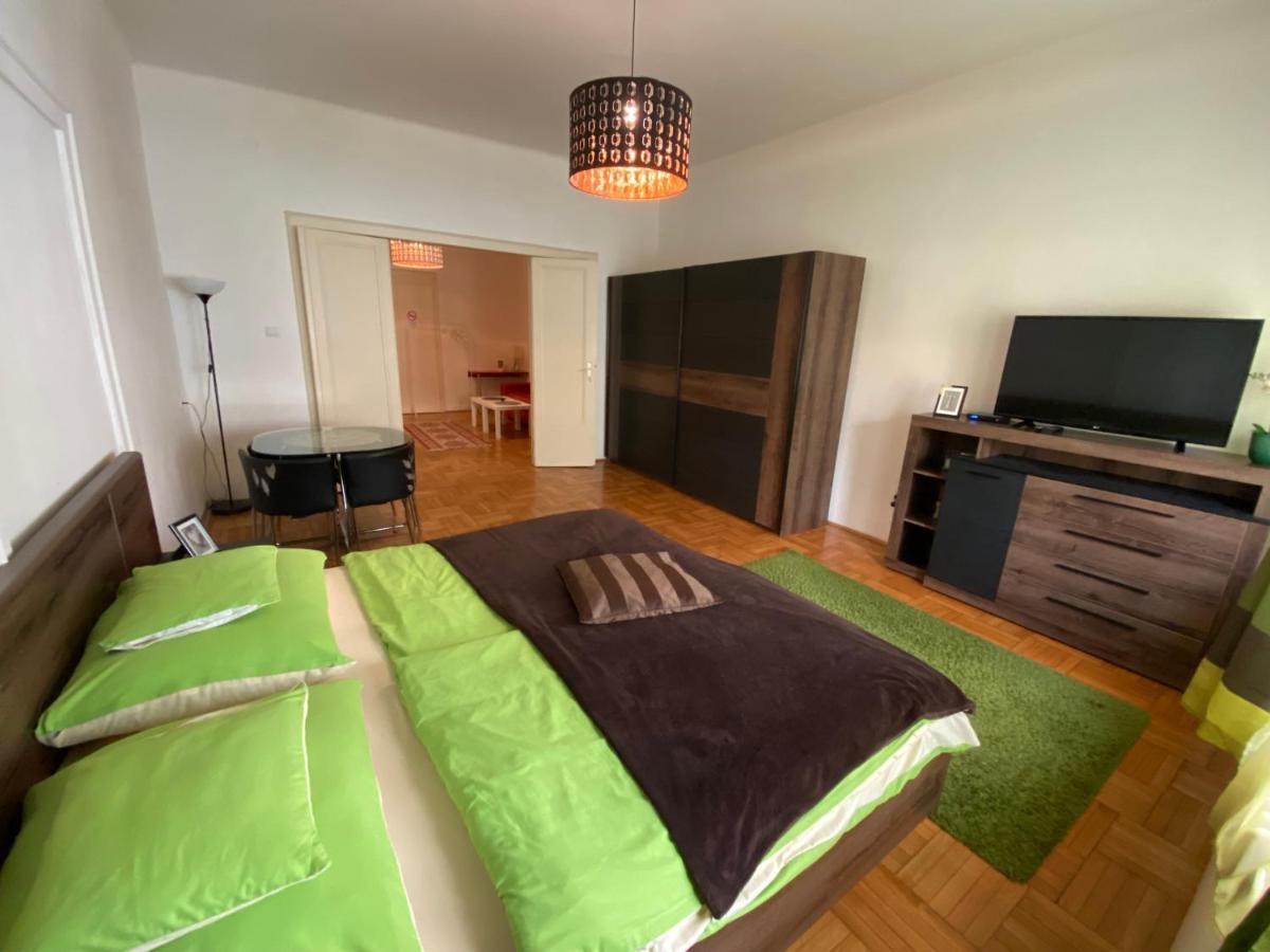 Apartment And Rooms Heart Of The City Budapeste Exterior foto