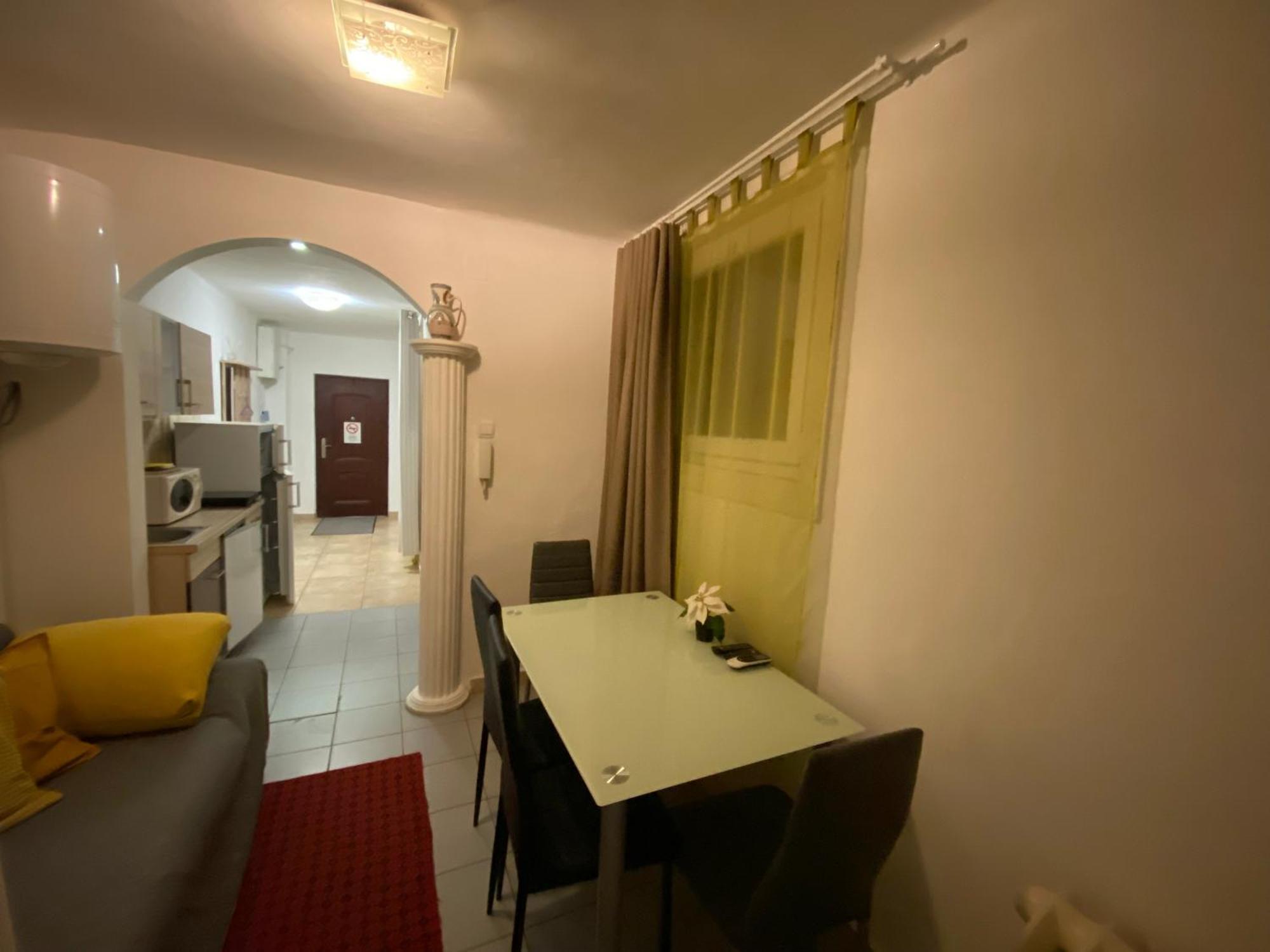 Apartment And Rooms Heart Of The City Budapeste Exterior foto
