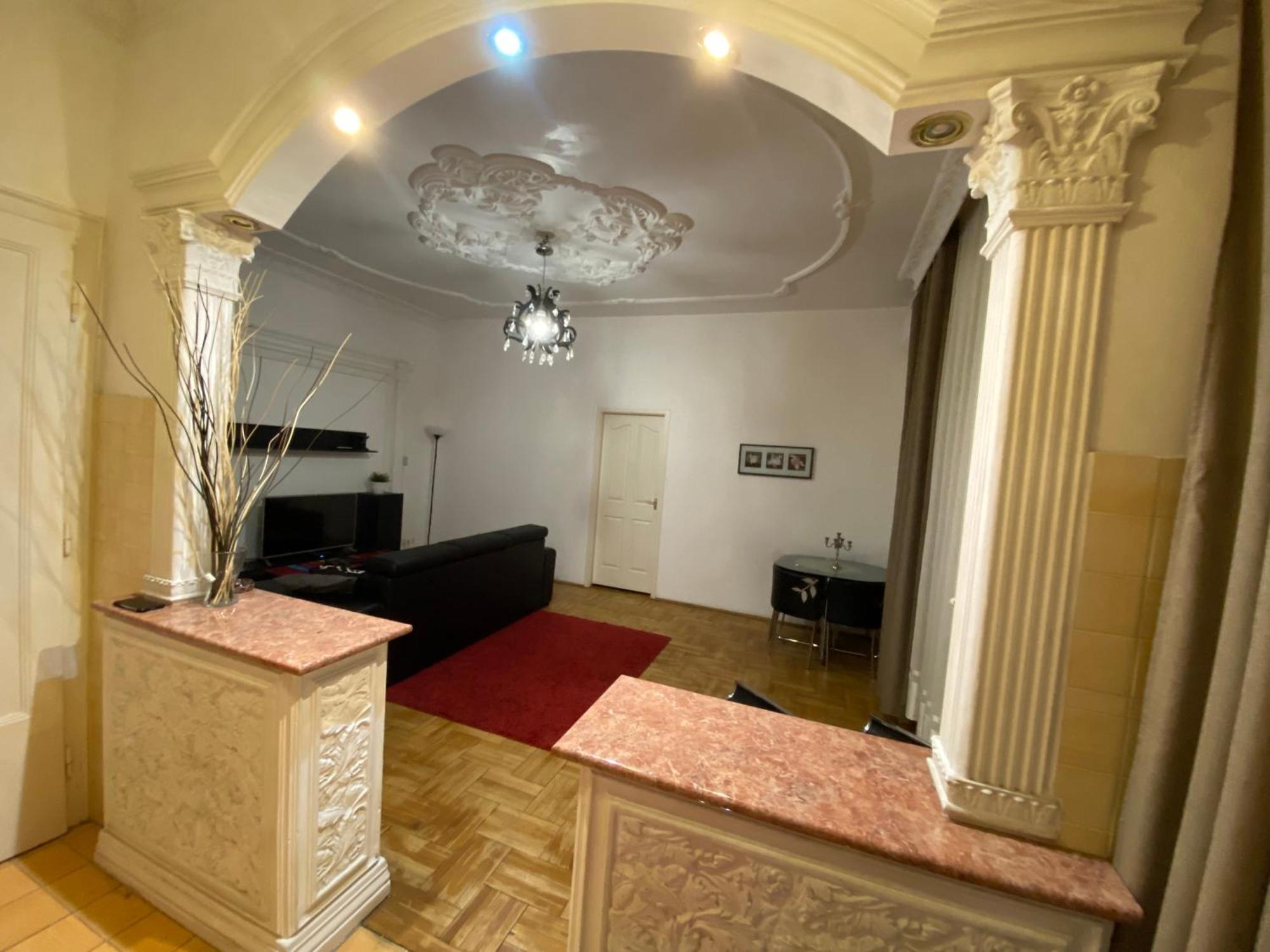 Apartment And Rooms Heart Of The City Budapeste Exterior foto