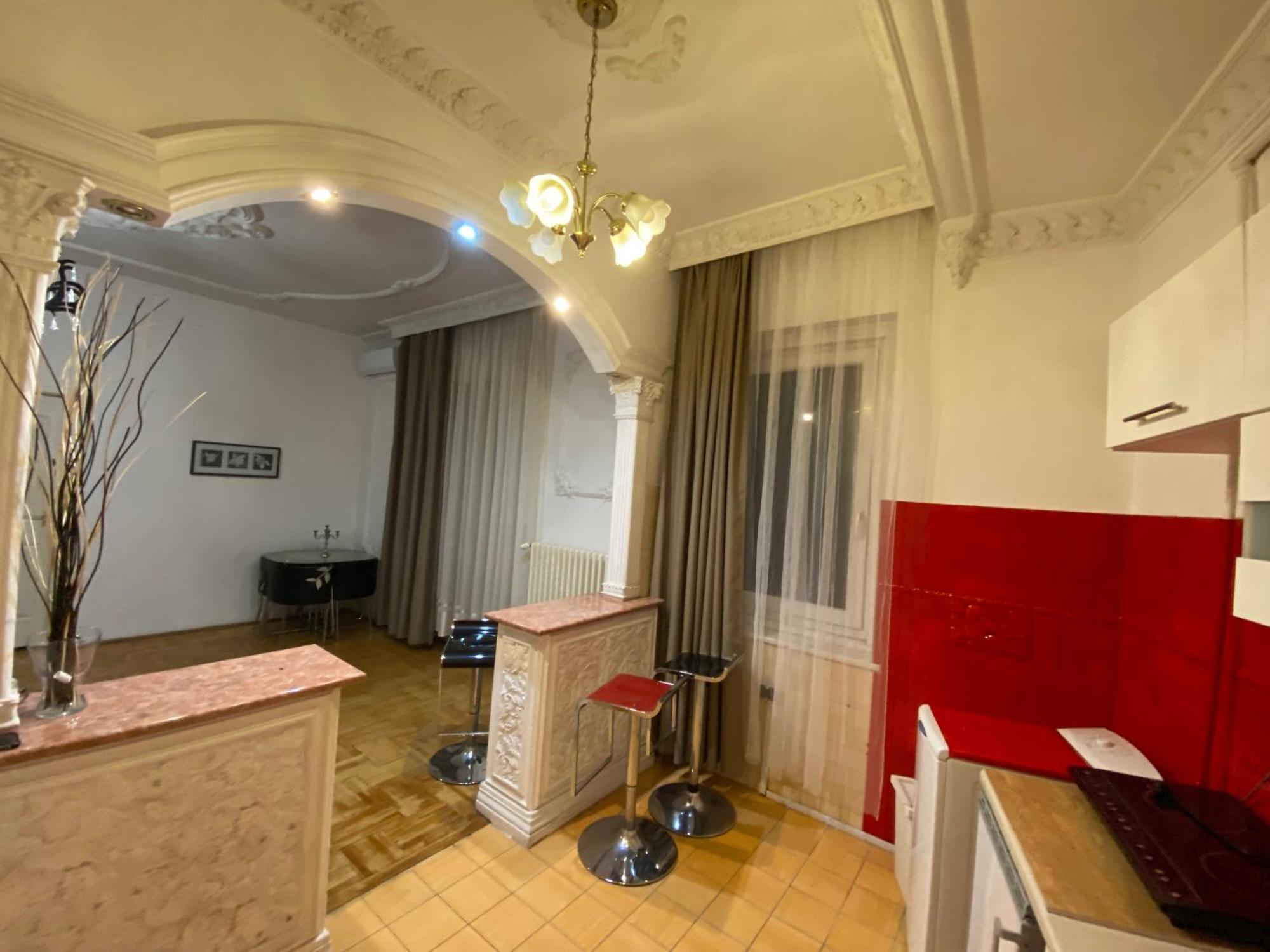 Apartment And Rooms Heart Of The City Budapeste Exterior foto