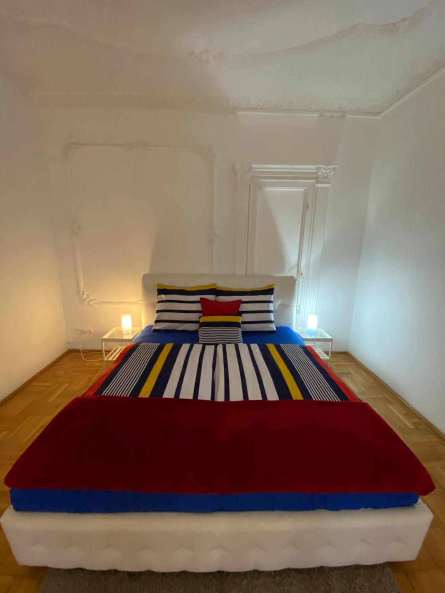 Apartment And Rooms Heart Of The City Budapeste Exterior foto