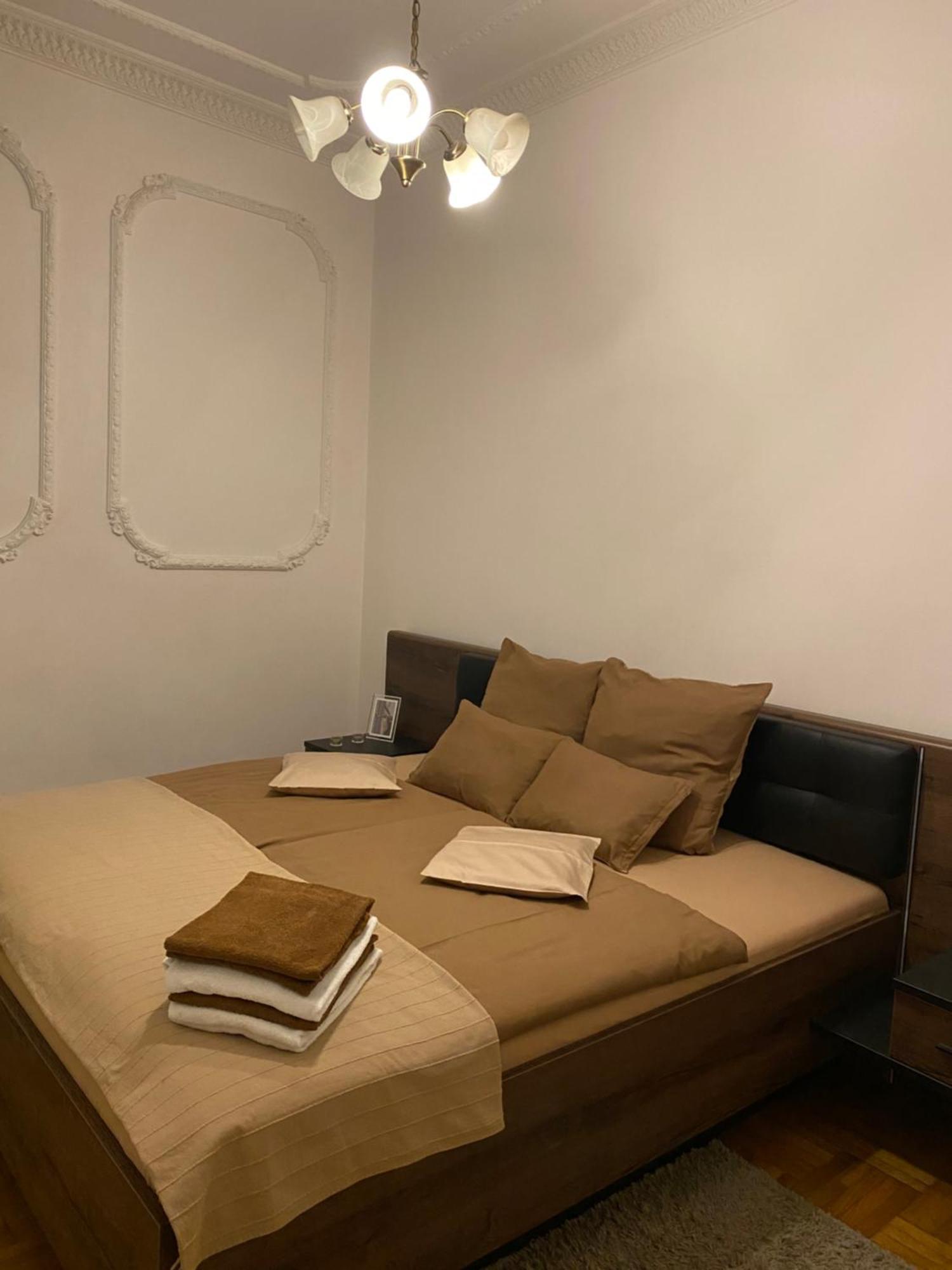 Apartment And Rooms Heart Of The City Budapeste Exterior foto