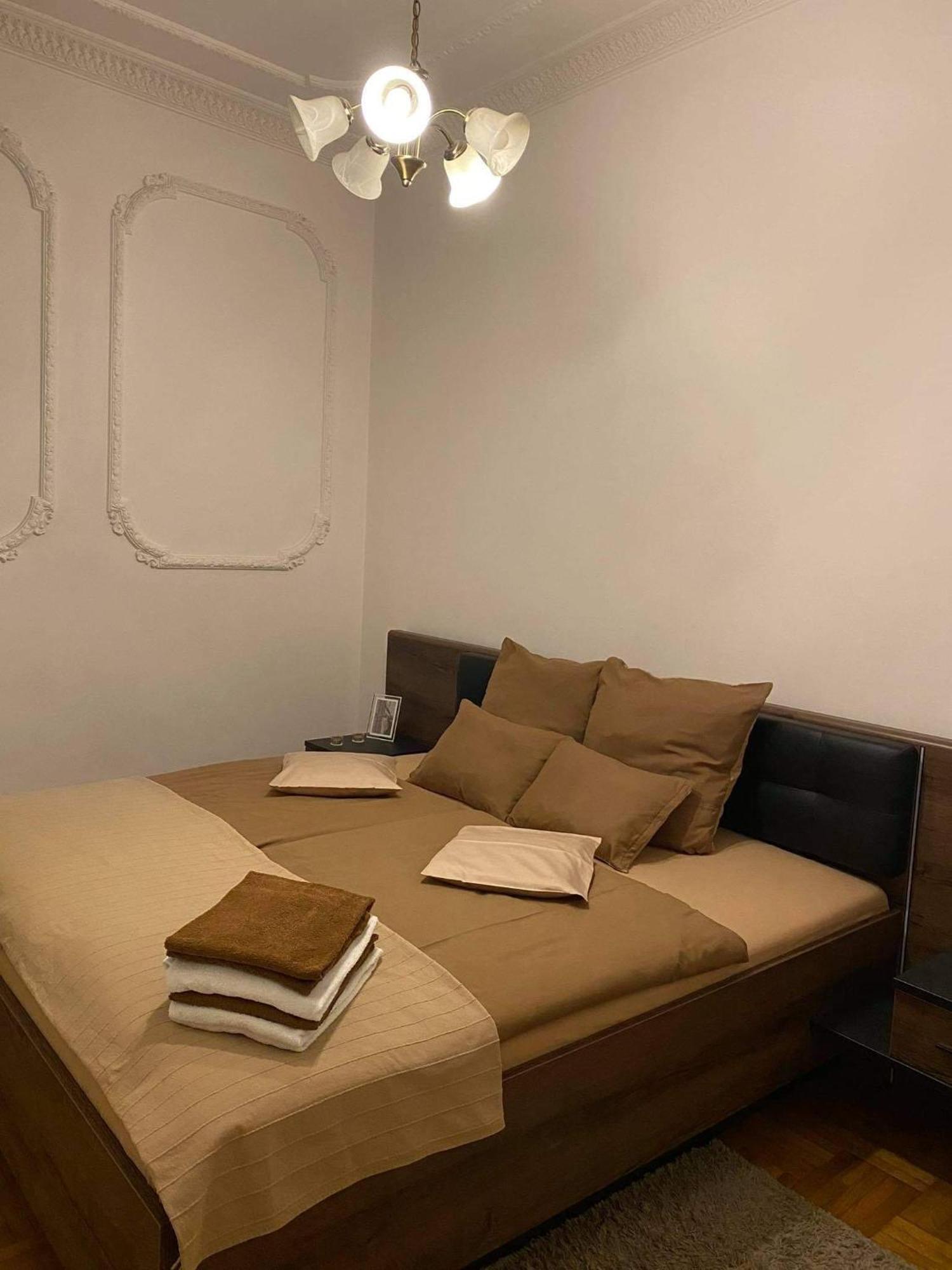 Apartment And Rooms Heart Of The City Budapeste Exterior foto